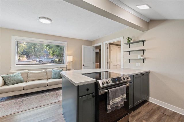 907 E 30th Ave, Spokane, WA 99203