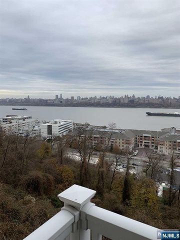 7420 Boulevard East 2C, North Bergen, NJ 07047