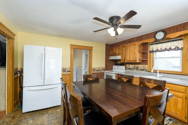 30 Prospect St, Spencer, MA 01562