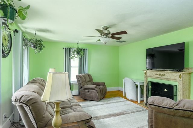 30 Prospect St, Spencer, MA 01562