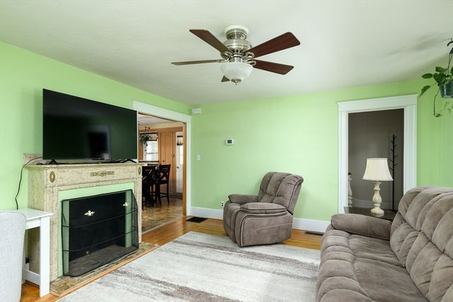 30 Prospect St, Spencer, MA 01562