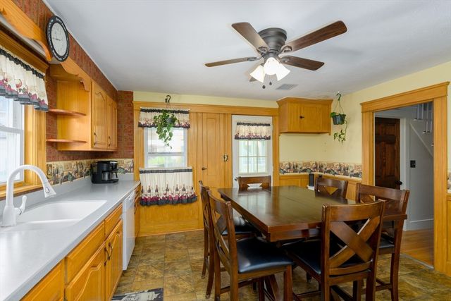 30 Prospect St, Spencer, MA 01562