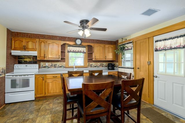 30 Prospect St, Spencer, MA 01562