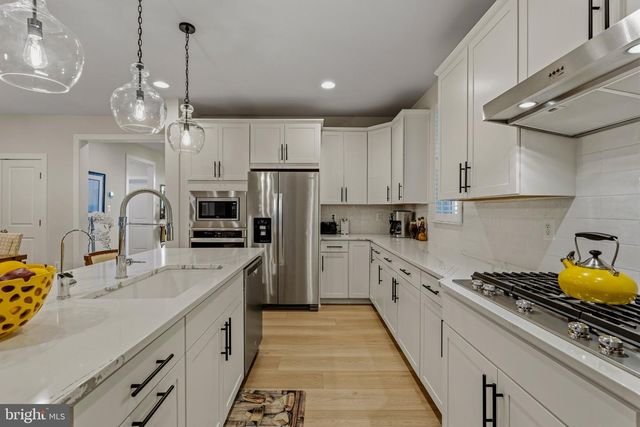14146 DUNLIN ST, Clarksburg, MD 20871