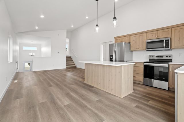 2515 38th Avenue S, Moorhead, MN 56560