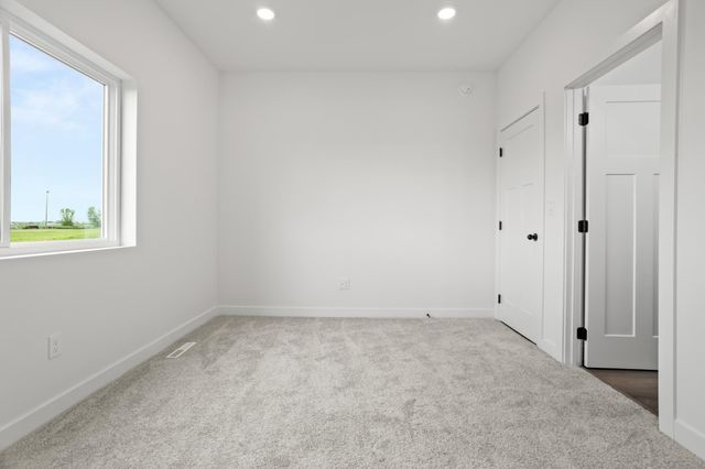 2515 38th Avenue S, Moorhead, MN 56560