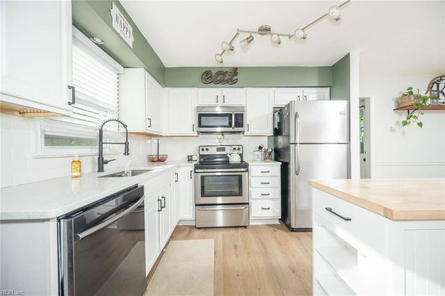 1585 Boles PL, Virginia Beach, VA 23454