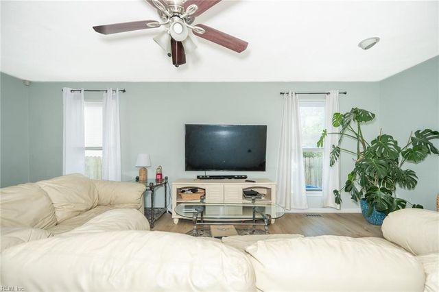 1585 Boles PL, Virginia Beach, VA 23454