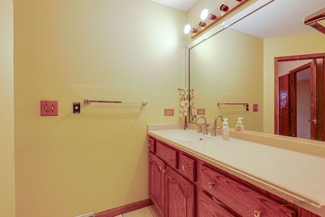 1613 Pebble Beach Drive, Hoffman Estates, IL 60169