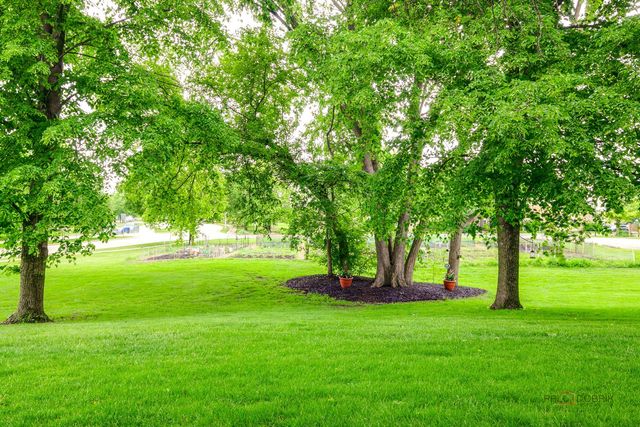 1613 Pebble Beach Drive, Hoffman Estates, IL 60169