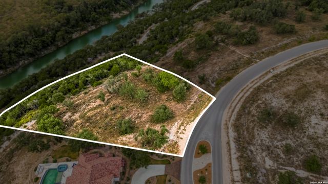 1817 Paradise Pkwy, Canyon Lake, TX 78133