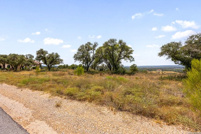 1817 Paradise Pkwy, Canyon Lake, TX 78133