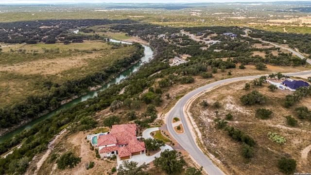 1817 Paradise Pkwy, Canyon Lake, TX 78133