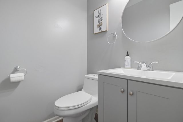 421 Farmbrook Court, Romeoville, IL 60446