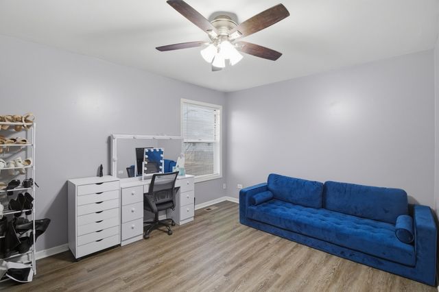 421 Farmbrook Court, Romeoville, IL 60446