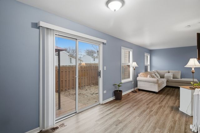 421 Farmbrook Court, Romeoville, IL 60446