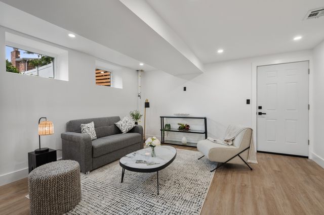 21 Keith St 2, Watertown, MA 02472