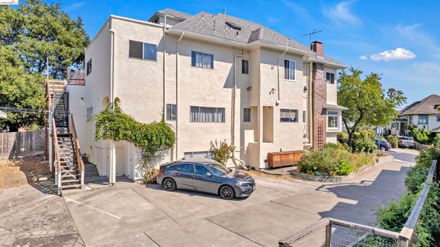 1031 Bella Vista Ave, Oakland, CA 94610