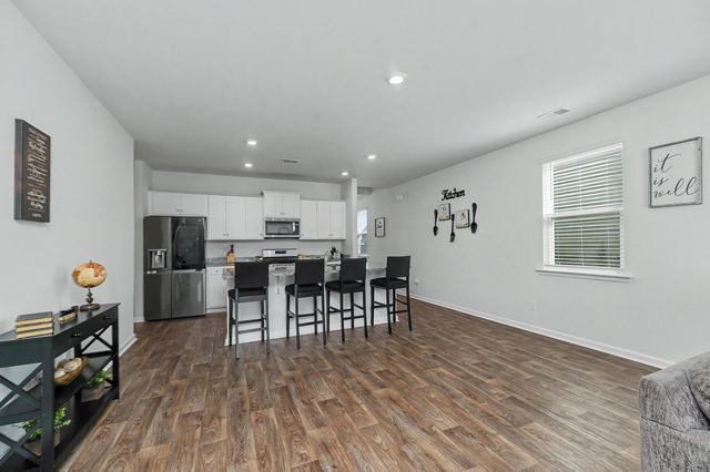 117 Sunray Lane, Summerville, SC 29486