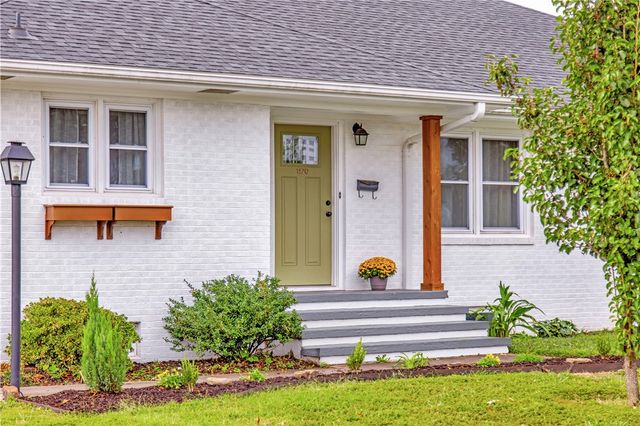 1120 W Cypress Street, Rogers, AR 72756