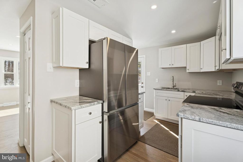 Image 11 of property listing at 306 GRAPE ST, Warminster, PA 18974