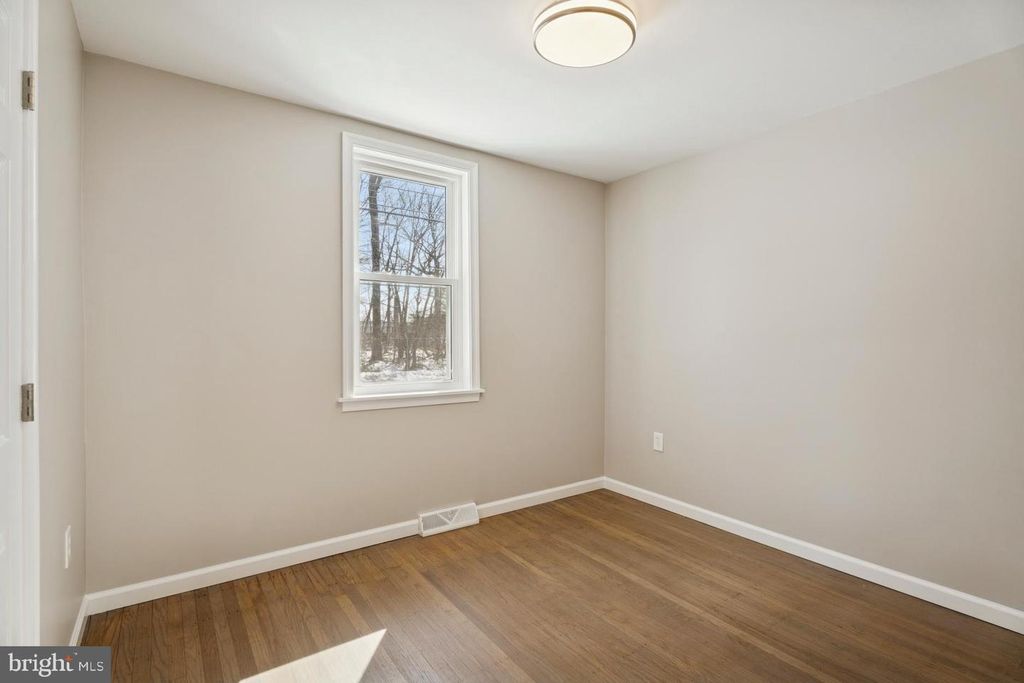 Image 14 of property listing at 306 GRAPE ST, Warminster, PA 18974