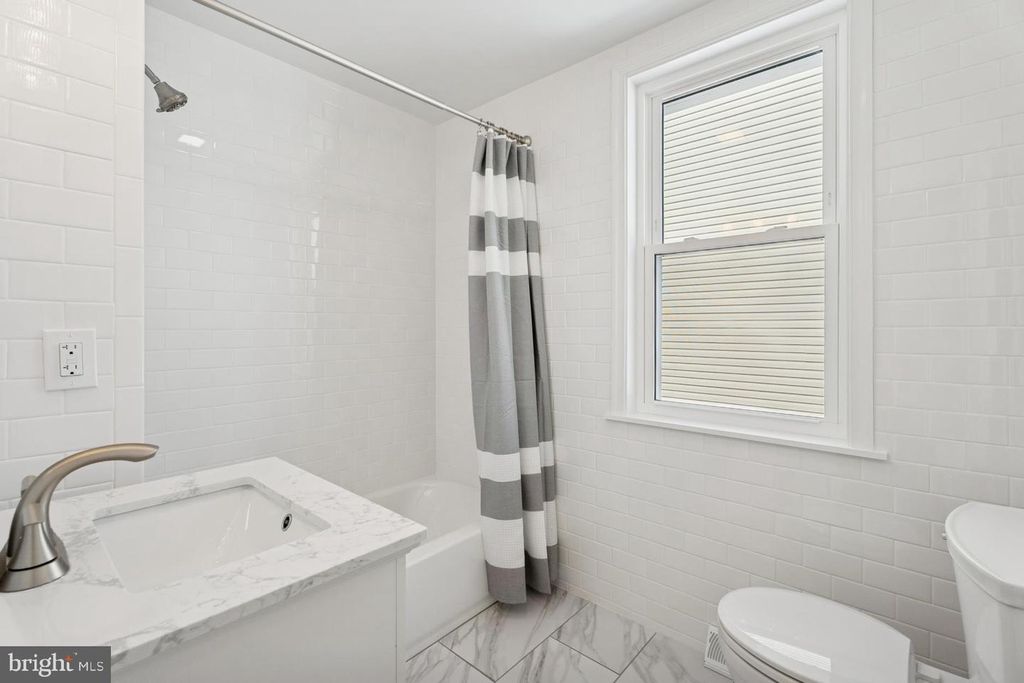 Image 19 of property listing at 306 GRAPE ST, Warminster, PA 18974