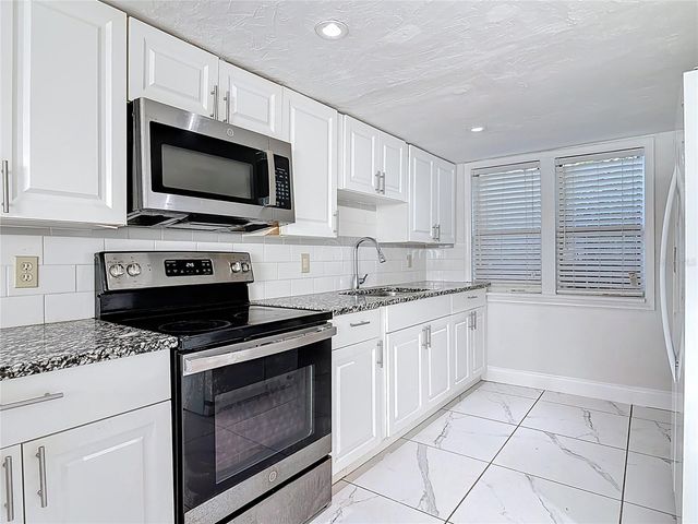 941 HARTFORD AVENUE, Daytona Beach, FL 32117