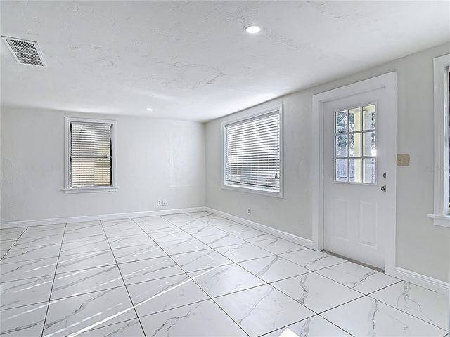 941 HARTFORD AVENUE, Daytona Beach, FL 32117