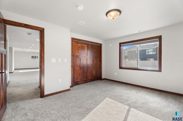 4205 N Olympia Dr Drive, Sioux Falls, SD 57107