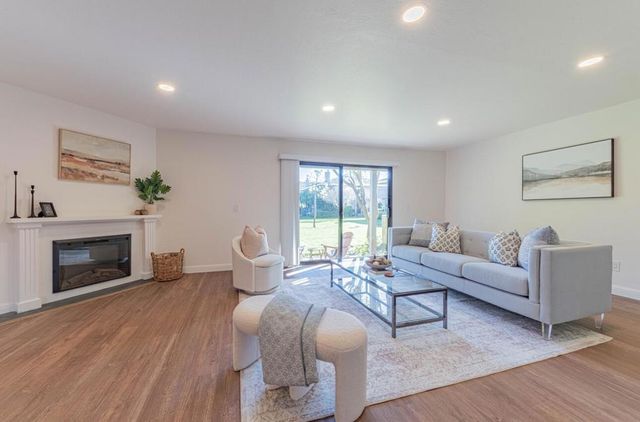 3850 Rio Road 24, Carmel, CA 93923