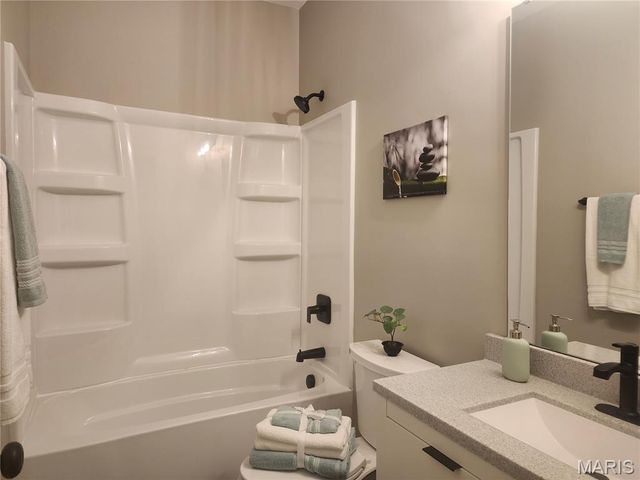 10111 Niblic Drive, Overland, MO 63114