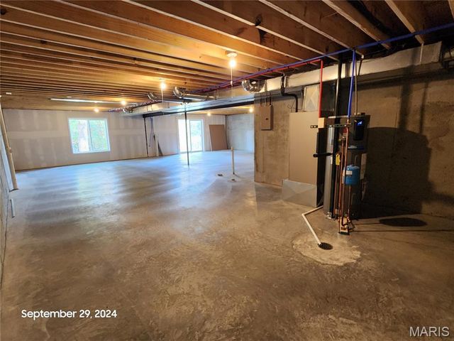 10111 Niblic Drive, Overland, MO 63114