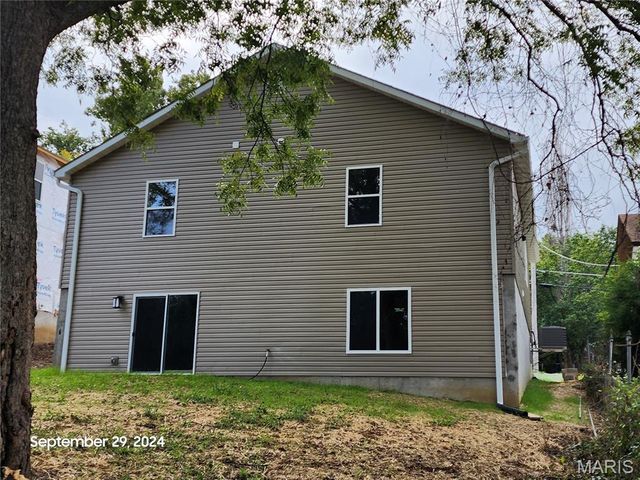 10111 Niblic Drive, Overland, MO 63114