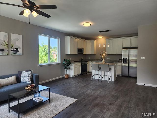 10111 Niblic Drive, Overland, MO 63114