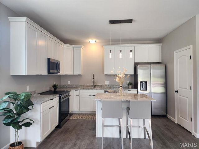 10111 Niblic Drive, Overland, MO 63114