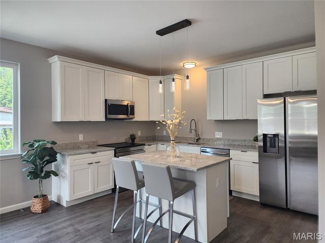 10111 Niblic Drive, Overland, MO 63114