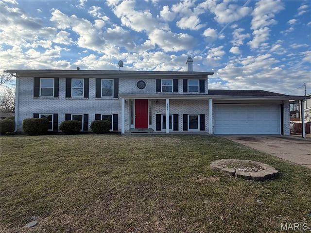 2290 Montagne Drive, Florissant, MO 63033