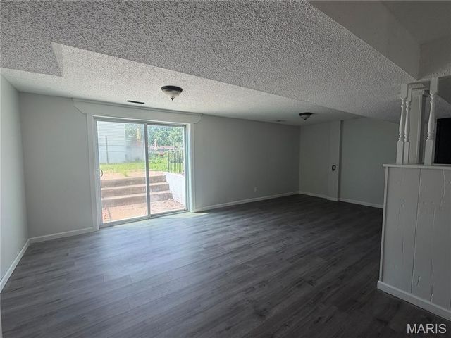 2290 Montagne Drive, Florissant, MO 63033