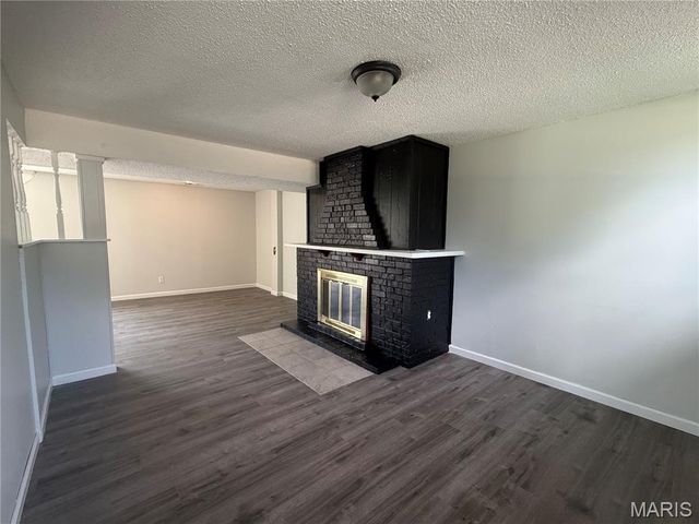 2290 Montagne Drive, Florissant, MO 63033