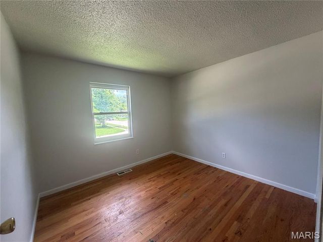 2290 Montagne Drive, Florissant, MO 63033