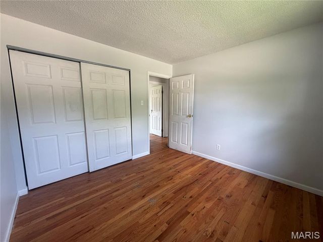 2290 Montagne Drive, Florissant, MO 63033