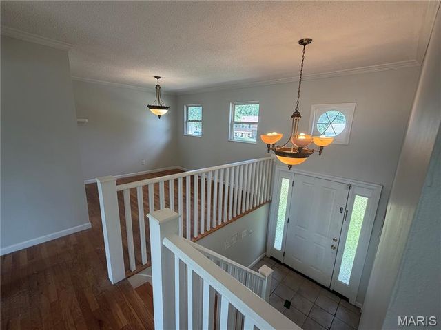 2290 Montagne Drive, Florissant, MO 63033