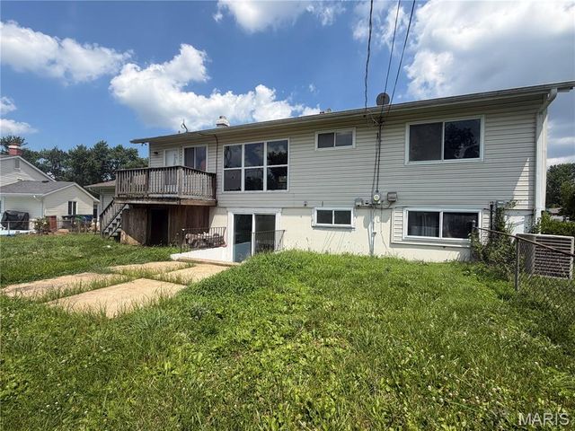 2290 Montagne Drive, Florissant, MO 63033