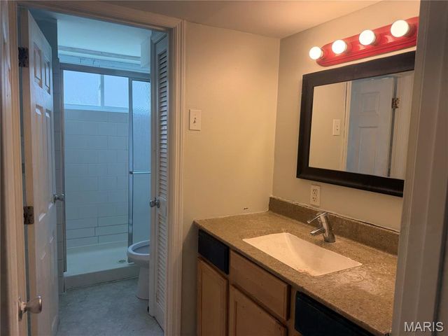 2290 Montagne Drive, Florissant, MO 63033