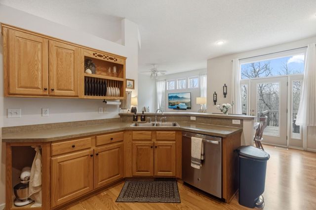 9813 Linden Avenue N, Brooklyn Park, MN 55443