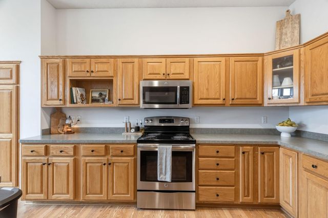 9813 Linden Avenue N, Brooklyn Park, MN 55443