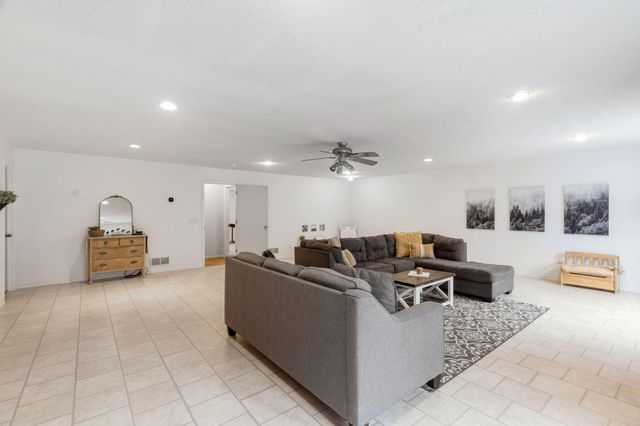 9813 Linden Avenue N, Brooklyn Park, MN 55443