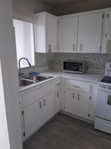 2514 Taylor 11, Hollywood, FL 33020