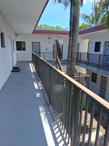 2514 Taylor 11, Hollywood, FL 33020